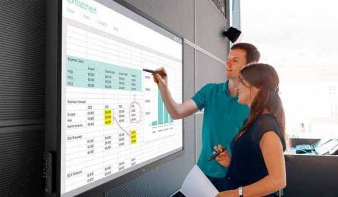Dell introduces 70-inch HD touchscreen for team collaboration and presentations.