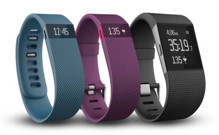 fitbit-charge-wristband-is-a-smart-and-savvy-fitness-tracker