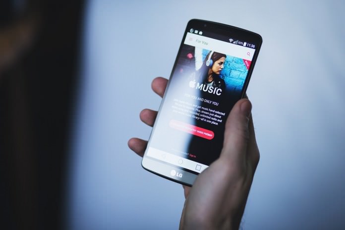 Over 40M Users Chose Apple Music Last Month, Spotify Falling Behind at 30M
