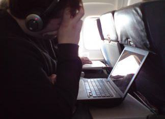 US Considers Banning Laptops on Flights into And Out Of The Country