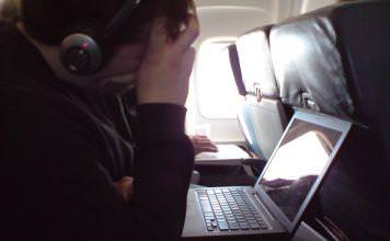 US Considers Banning Laptops on Flights into And Out Of The Country